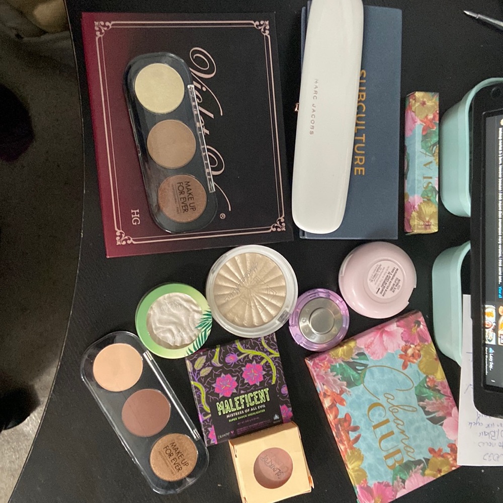 Makeup bundle